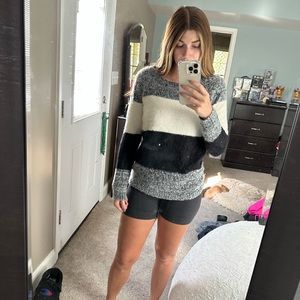 Women’s Venus sweater